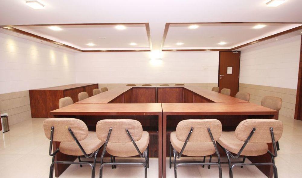 Hotel Centra Ahmedabad Exterior photo